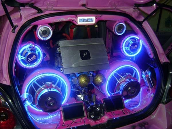 ಮನರಂಜನೆಗಾಗಿ ಕಾರು ಆಡಿಯೋ ಸಿಸ್ಟಂ