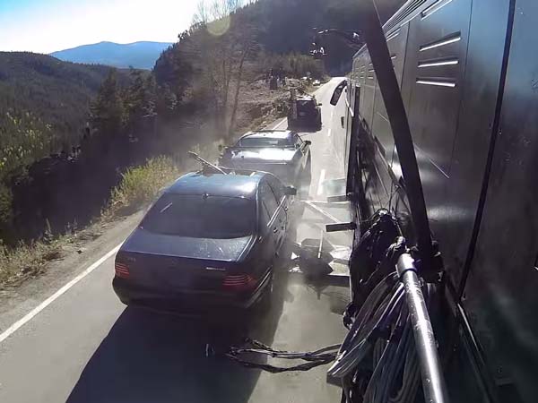 'ಫ್ಯೂರಿಯಸ್ 7' ಚಿತ್ರಕ್ಕಾಗಿ 230 ಕಾರುಗಳು ಪೀಸ್ ಪೀಸ್ 