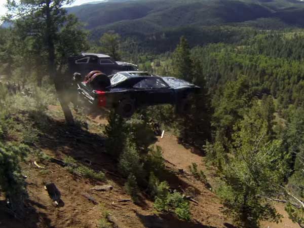 'ಫ್ಯೂರಿಯಸ್ 7' ಚಿತ್ರಕ್ಕಾಗಿ 230 ಕಾರುಗಳು ಪೀಸ್ ಪೀಸ್ 