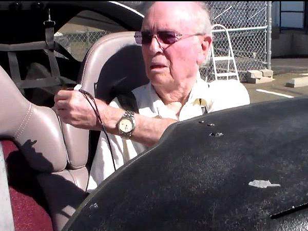 ವಿಶ್ವದ ಹಿರಿಯ ಪೈಲಟ್‌‌ನ ವಯಸ್ಸು 95 ಸಾಧನೆ ಹಿರಿದು! 