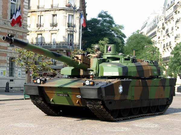 01. ಎಎಂಎಕ್ಸ್ - 56 ಲೆಕ್ಲೆರ್ಕ್ (ಫ್ರಾನ್ಸ್) - 79.23 ಕೋಟಿ ರು.