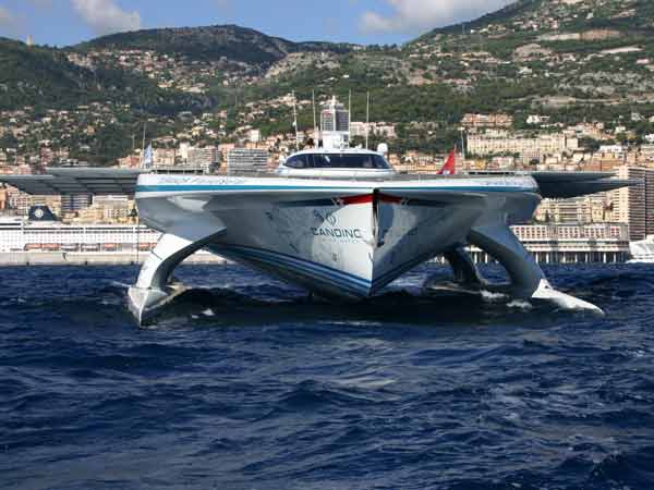 ಗಿನ್ನೆಸ್ ದಾಖಲೆ ಬರೆದ ವಿಶ್ವದ ಅತಿದೊಡ್ಡ ಸೌರಶಕ್ತಿ ಚಾಲಿತ ಬೋಟ್