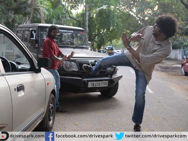 ಮಲಯಾಳಂ - ನಾಯಿಂಡೆ ಮೋನೆ, ಮುಖಥು ಕಣ್ಣಿಲ್ಲೆಡಾ? 