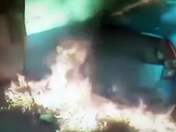 ಸಿಗರೇಟ್ ನೀಡದ ಕೋಪಕ್ಕೆ ಪೆಟ್ರೋಲ್ ಬಂಕ್ ಗೆ ಬೆಂಕಿಯಿಟ್ಟ ಮಹಿಳೆ