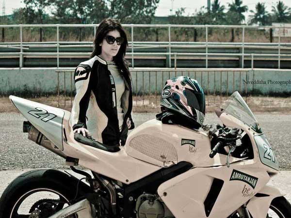 ದೇಶದ ಮೊದಲ ಮಹಿಳಾ ರೇಸಿಂಗ್ ಚಾಂಪಿಯನ್- ಅಲಿಷಾ ಅಬ್ದುಲ್ಲಾ