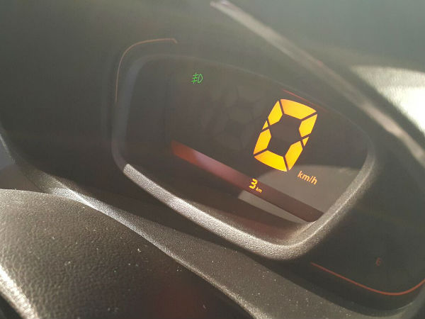 10. ಡಿಜಿಟಲ್ ಇನ್ಸ್ಟ್ರಮೆಂಟ್ ಕ್ಲಸ್ಟರ್ 