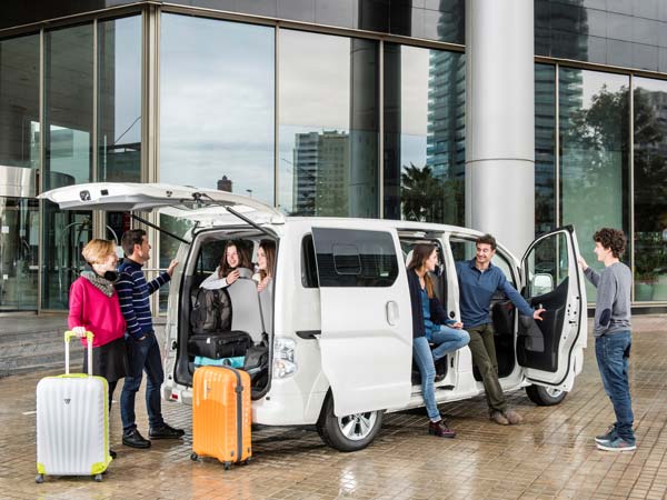 ಜಗತ್ತಿನ ಮೊತ್ತ ಮೊದಲ 7 ಸೀಟುಗಳ ಎಲೆಕ್ಟ್ರಿಕ್ ಮಿನಿವ್ಯಾನ್ ಅನಾವರಣ