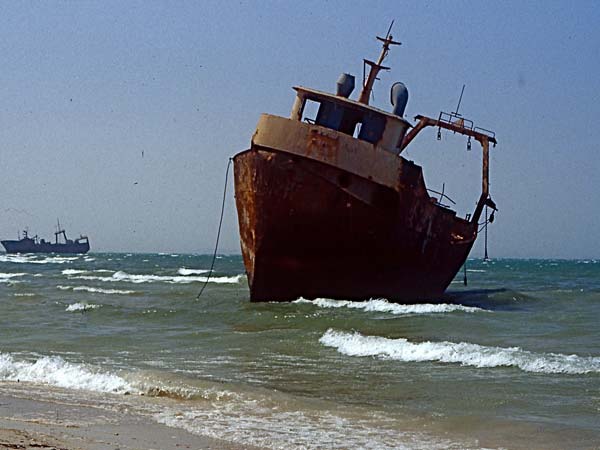 ನಿಗೂಢ ರಹಸ್ಯ ಭೇದಿಸಿದ ಆಫ್ರಿಕಾದ ಹಡಗು ಸ್ಮಶಾನ