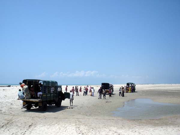 ಇತಿಹಾಸ ಪ್ರಸಿದ್ಧ ಧನುಷ್ಕೋಡಿಗೆ ರಸ್ತೆ ಸಂಪರ್ಕ