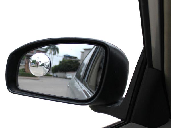 02. ಕನ್ನಡಿಯ ಅಂಚಿನಲ್ಲಿ ಪ್ರತಿಬಿಂಬ 