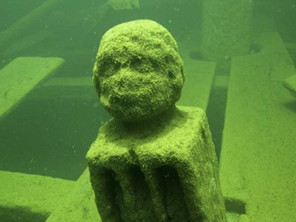 10. ಘೋಸ್ಟ್ ಶಿಪ್ 