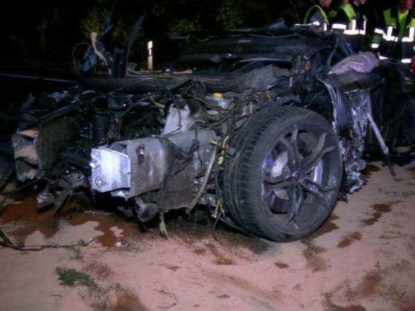 71ರ ಹರೆಯದ ತಾತನ ಕಿತಾಪತಿ; ಸೂಪರ್ ಕಾರು ಪುಡಿಪುಡಿ 