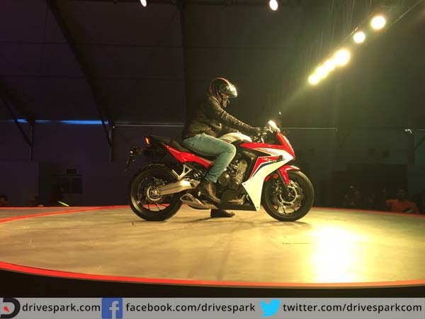  ವೈಶಿಷ್ಟ್ಯಗಳು 