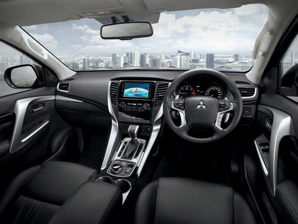 2016 ಮಿಟ್ಸುಬಿಸಿ ಪಜೆರೊ ಸ್ಪೋರ್ಟ್ ಹತ್ತಿರದಿಂದ ಗಮನಿಸಿ! 2016 ಮಿಟ್ಸುಬಿಸಿ ಪಜೆರೊ ಸ್ಪೋರ್ಟ್ ಹತ್ತಿರದಿಂದ ಗಮನಿಸಿ!