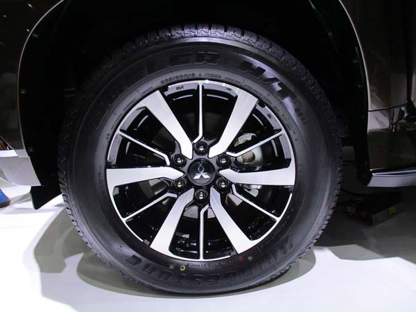 2016 ಮಿಟ್ಸುಬಿಸಿ ಪಜೆರೊ ಸ್ಪೋರ್ಟ್ ಹತ್ತಿರದಿಂದ ಗಮನಿಸಿ! 2016 ಮಿಟ್ಸುಬಿಸಿ ಪಜೆರೊ ಸ್ಪೋರ್ಟ್ ಹತ್ತಿರದಿಂದ ಗಮನಿಸಿ!