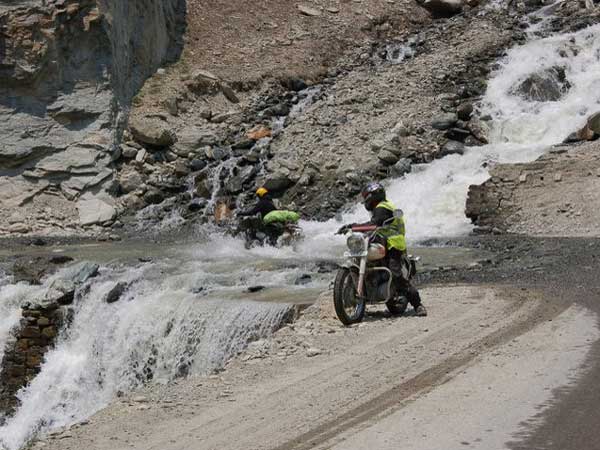 16. ವಾಟರ್ ಕ್ರಾಸಿಂಗ್