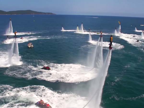 58 ಮಂದಿಯಿಂದ ನೂತನ ಫ್ಲೈ ಬೋರ್ಡ್ ಜೆಟ್ ಪ್ಯಾಕ್ ದಾಖಲೆ 