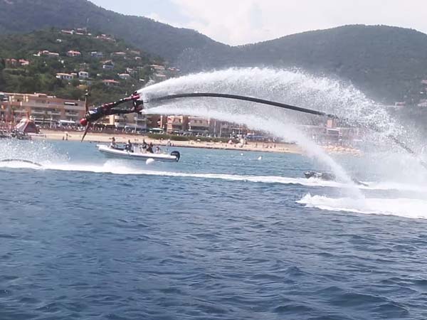 58 ಮಂದಿಯಿಂದ ನೂತನ ಫ್ಲೈ ಬೋರ್ಡ್ ಜೆಟ್ ಪ್ಯಾಕ್ ದಾಖಲೆ 