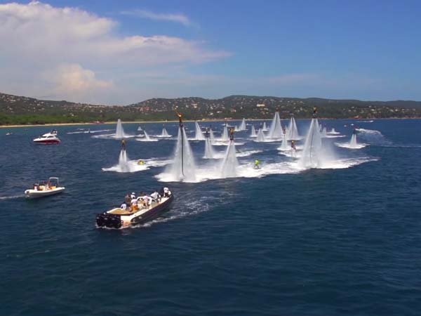 58 ಮಂದಿಯಿಂದ ನೂತನ ಫ್ಲೈ ಬೋರ್ಡ್ ಜೆಟ್ ಪ್ಯಾಕ್ ದಾಖಲೆ 