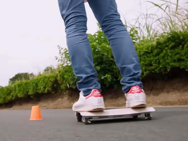 ವಿಶ್ವದಲ್ಲೇ ಪ್ರಥಮ ಬಾರಿಗೆ ಲ್ಯಾಪ್ ಟಾಪ್ ಮಾದರಿಯ ಪುಟ್ಟ ಕಾರು