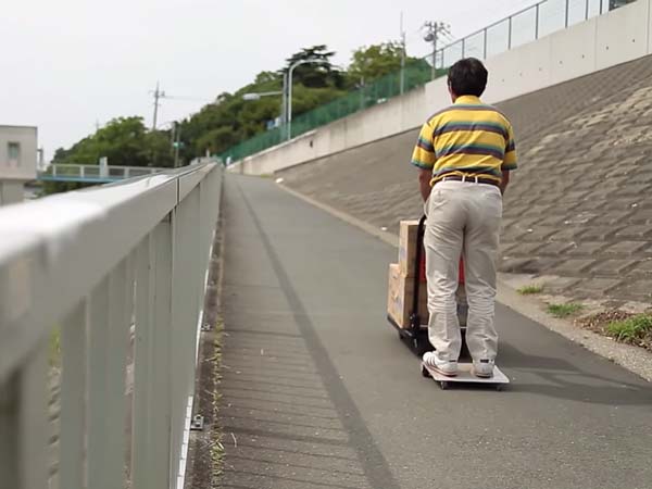 ವಿಶ್ವದಲ್ಲೇ ಪ್ರಥಮ ಬಾರಿಗೆ ಲ್ಯಾಪ್ ಟಾಪ್ ಮಾದರಿಯ ಪುಟ್ಟ ಕಾರು