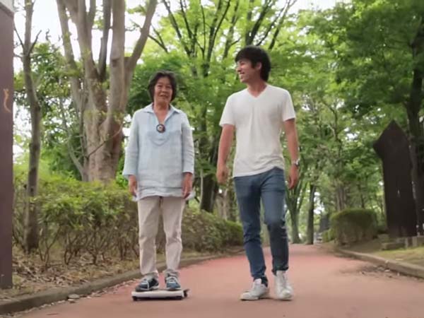 ವಿಶ್ವದಲ್ಲೇ ಪ್ರಥಮ ಬಾರಿಗೆ ಲ್ಯಾಪ್ ಟಾಪ್ ಮಾದರಿಯ ಪುಟ್ಟ ಕಾರು