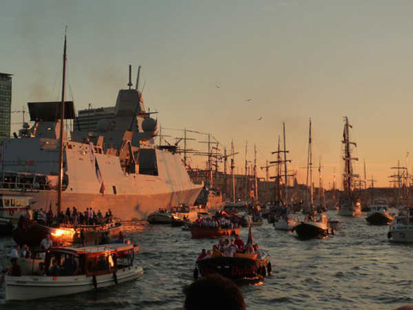 ಆಮ್‌ಸ್ಟರ್‌ಡ್ಯಾಮ್‌ನಲ್ಲಿ ವಿಶ್ವದ ಅತಿ ಎತ್ತರದ ಹಡಗುಗಳ ಹಬ್ಬ