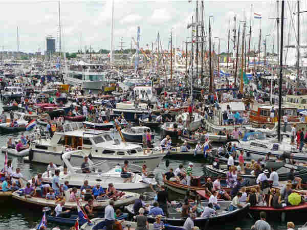 ಆಮ್‌ಸ್ಟರ್‌ಡ್ಯಾಮ್‌ನಲ್ಲಿ ವಿಶ್ವದ ಅತಿ ಎತ್ತರದ ಹಡಗುಗಳ ಹಬ್ಬ