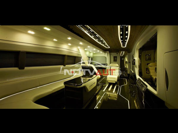 4 ಕೋಟಿ ದುಬಾರಿ ಬಸ್ ಖರೀಸಿದಿಸಿದ ಕಿಂಗ್ ಖಾನ್ 