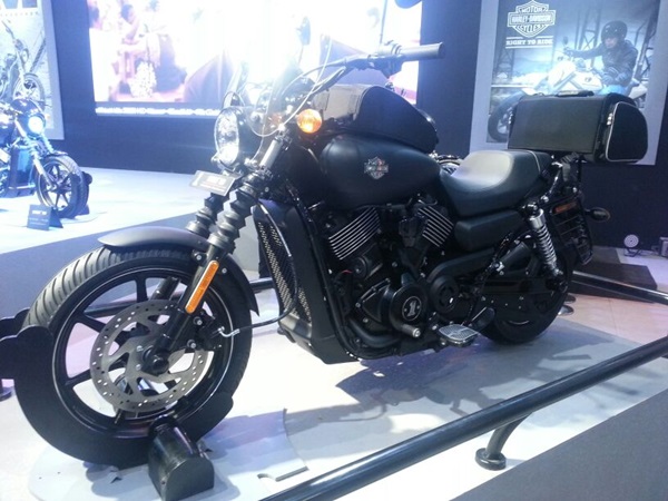 ಸಿನಿಮೀಯ ಶೈಲಿಯಲ್ಲಿ 6 ಲಕ್ಷ ದುಬಾರಿಯ ಹಾರ್ಲೆ ಬೈಕ್ ಕಳವು 