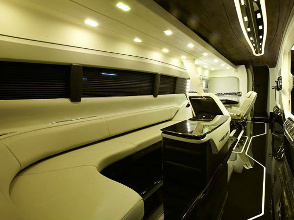 ಕಿಂಗ್ ಖಾನ್ ಪಾಲಾಯ್ತು ಬಾಲಿವುಡ್‌ನ ದುಬಾರಿ ವ್ಯಾನಿಟಿ ಬಸ್