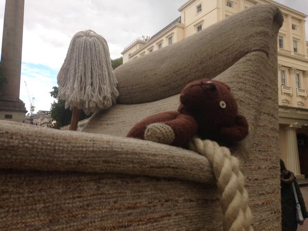 ಐಕಾನಿಕ್ ಮಿನಿ ಕಾರಲ್ಲಿ ಮಿಸ್ಟರ್ ಬೀನ್ 25ರ ಸಂಭ್ರಮ