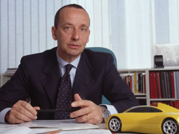 ಎಕೆ ಪ್ರಸಿದ್ಧರು: 