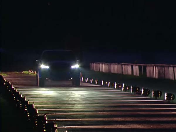 ಗುರುತ್ವ ಬಲವನ್ನು ಹಿಮ್ಮೆಟ್ಟಿಸಿ 360 ಡಿಗ್ರಿಯಲ್ಲಿ ಸರ್ರನೆ ಸುತ್ತಿದ ಕಾರು