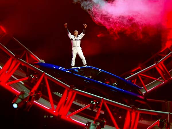 ಗುರುತ್ವ ಬಲವನ್ನು ಹಿಮ್ಮೆಟ್ಟಿಸಿ 360 ಡಿಗ್ರಿಯಲ್ಲಿ ಸರ್ರನೆ ಸುತ್ತಿದ ಕಾರು