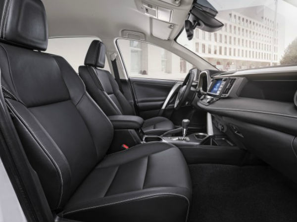 2016ರಲ್ಲಿ ಟೊಯೊಟಾ ಆರ್‌ಎವಿ4 ಹೈಬ್ರಿಡ್ ಎಸ್‌‍ಯುವಿ ಎಂಟ್ರಿ 