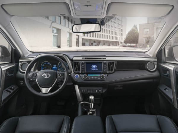 2016ರಲ್ಲಿ ಟೊಯೊಟಾ ಆರ್‌ಎವಿ4 ಹೈಬ್ರಿಡ್ ಎಸ್‌‍ಯುವಿ ಎಂಟ್ರಿ 