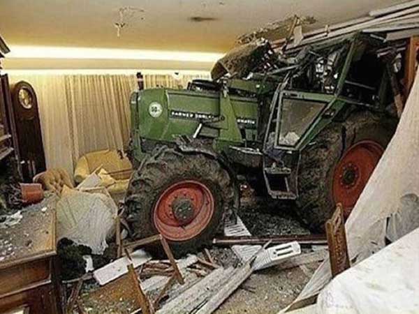 ಆಯ ತಪ್ಪಿದರೆ ಅಪಾಯ ತಪ್ಪಿದ್ದಲ್ಲ