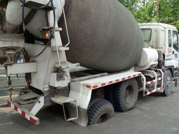 ಆಯ ತಪ್ಪಿದರೆ ಅಪಾಯ ತಪ್ಪಿದ್ದಲ್ಲ