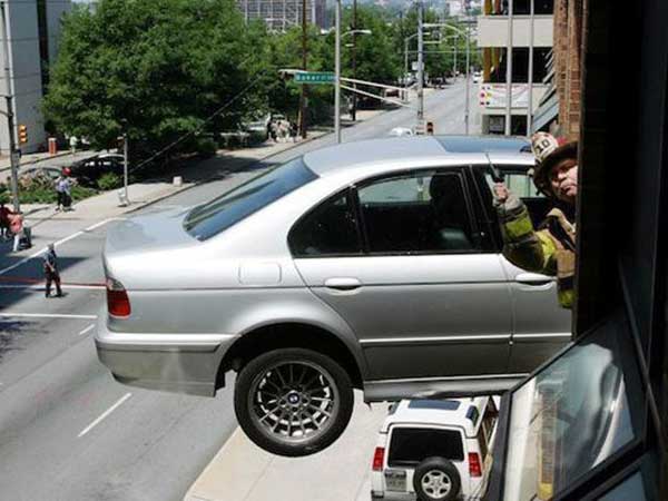 ಆಯ ತಪ್ಪಿದರೆ ಅಪಾಯ ತಪ್ಪಿದ್ದಲ್ಲ
