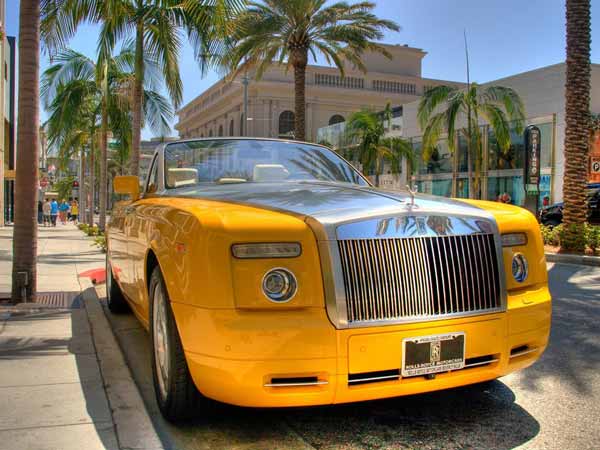 06. ರೋಲ್ಸ್ ರಾಯ್ಸ್ ವಿಶೇಷ ಆವೃತ್ತಿ - ಡ್ರಾಪ್ ಹೆಡ್ ಕೂಪೆ 