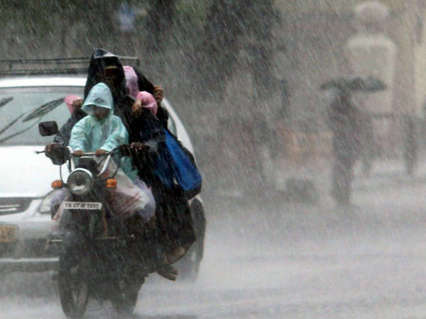 ಎಚ್ಚರ! 10 ದಿನದೊಳಗೆ ಹಿಂಬದಿ ಸವಾರರಿಗೂ ಹೆಲ್ಮೆಟ್ ಬಳಕೆ ಕಡ್ಡಾಯ