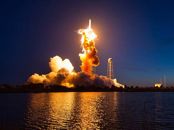 ರಾಕೆಟ್ ಸ್ಪೋಟ; ದಿಗ್ಭ್ರಮೆಗೊಳಿಸುವ ನಾಸಾ ಚಿತ್ರಗಳು ಬಿಡುಗಡೆ