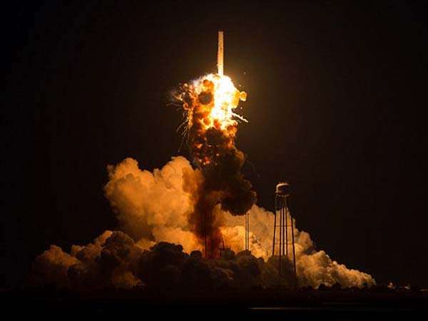 ರಾಕೆಟ್ ಸ್ಪೋಟ; ದಿಗ್ಭ್ರಮೆಗೊಳಿಸುವ ನಾಸಾ ಚಿತ್ರಗಳು ಬಿಡುಗಡೆ
