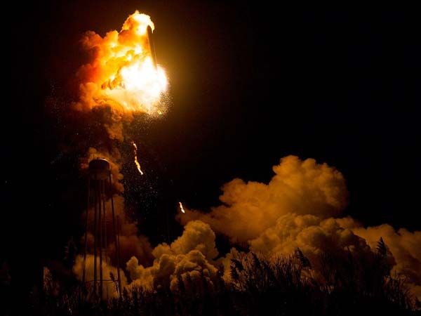 ರಾಕೆಟ್ ಸ್ಪೋಟ; ದಿಗ್ಭ್ರಮೆಗೊಳಿಸುವ ನಾಸಾ ಚಿತ್ರಗಳು ಬಿಡುಗಡೆ