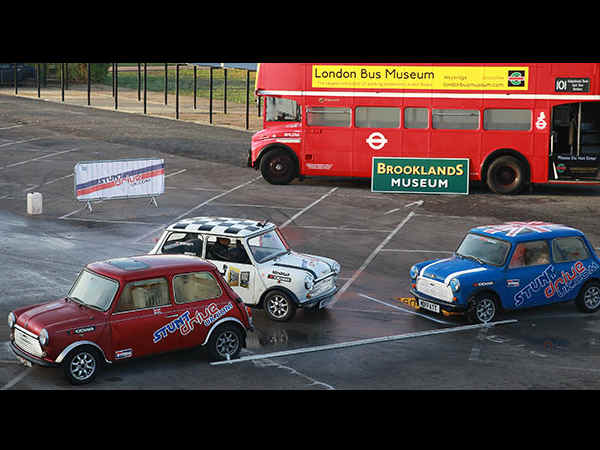 ಗಿನ್ನೆಸ್ ವಿಶ್ವ ದಾಖಲೆ ದಿನದಂದೇ ರಿವರ್ಸ್ ಪಾರ್ಕಿಂಗ್ ದಾಖಲೆ 