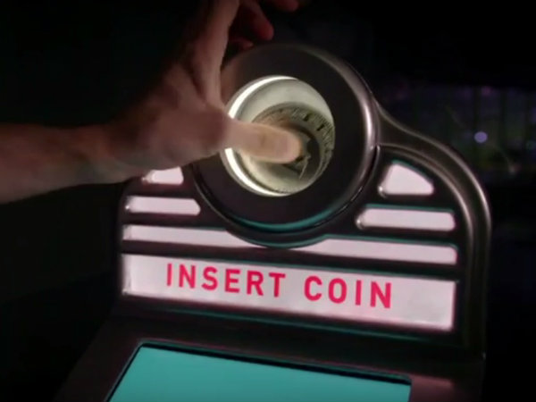 ನಾಣ್ಯ ಹಾಕಿದಾಗ ಹೊರ ಬರುವ ವಿಶ್ವದ ಮೊತ್ತ ಮೊದಲ ಕಾರು ವೆಂಡಿಂಗ್ ಮೆಷಿನ್