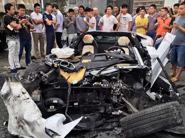 ಲಂಬೋರ್ಗಿನಿ ಅವೆಂಟಡೊರ್ 