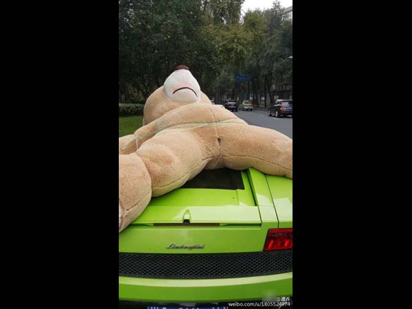 ಸೂಪರ್ ಕಾರಲ್ಲಿ ಬೊಂಬೆಯಾಟ; ಪೊಲೀಸ್‌ ತಕ್ಕ ಶಾಸ್ತಿ 