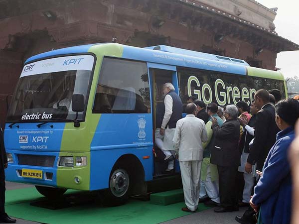 ಮೋದಿ ಮಂತ್ರ; ಸಂಸದರ ಓಡಾಟಕ್ಕೆ ವಿದ್ಯುತ್ ಚಾಲಿತ ಬಸ್